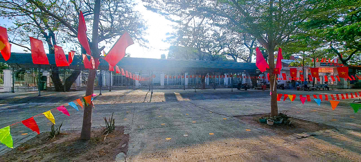 Tết trồng cây tại Trường Tiểu Học Hàm Thắng 2